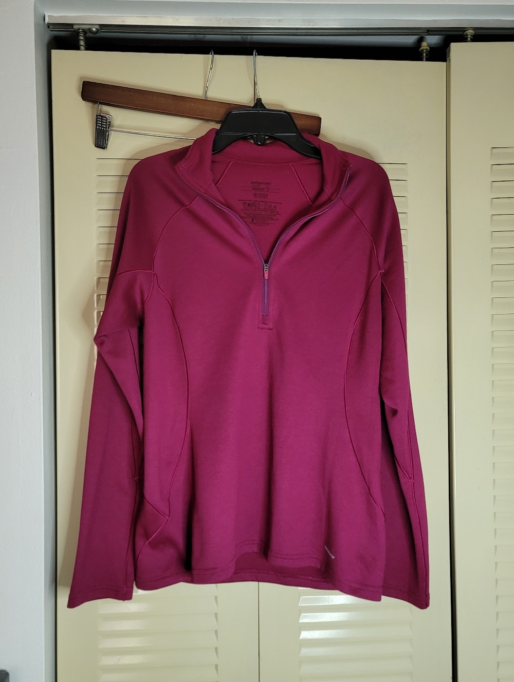 Patagonia Magenta 1/2 Zip Long Sleeve Pullover Shirt Size S